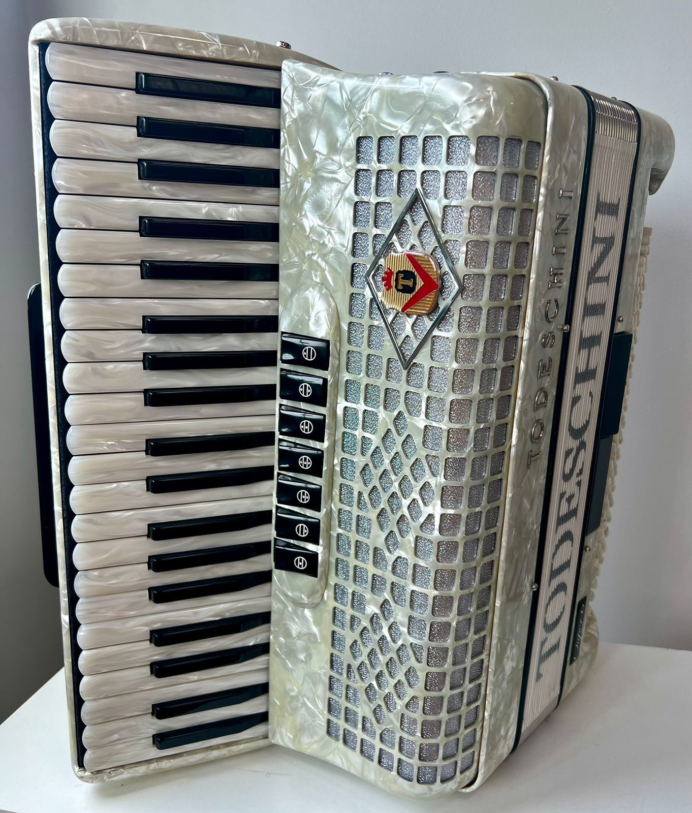 Acordeon Todeschini Super 6 - LMH Branca